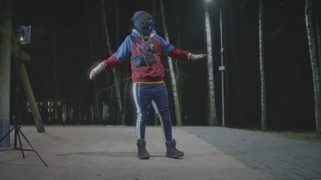 Современные танцы Street dancing смотреть онлайн