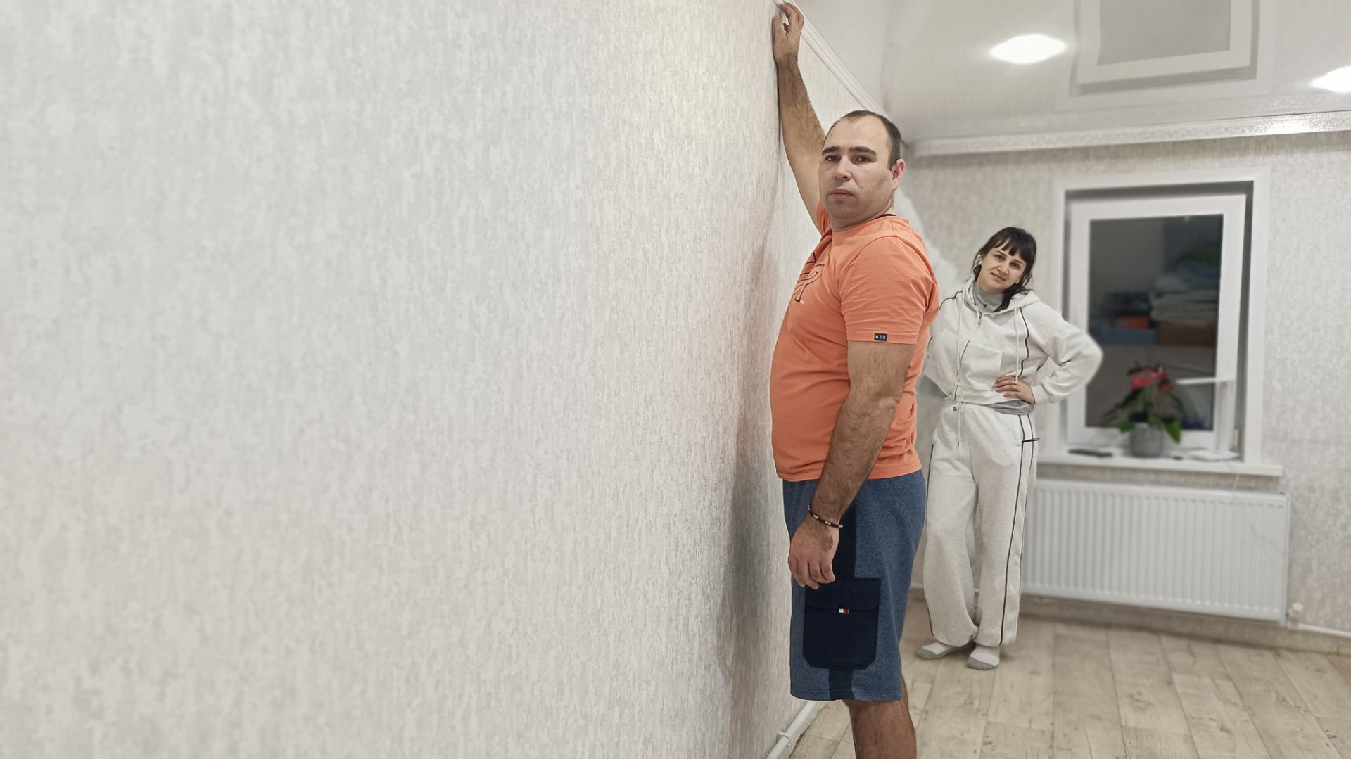 РЕМОНТ/КЛЕИМ ПЛИНТУС/ПОВЕСИЛА ШТОРЫ/КУПИЛА ТЮЛЬ/СНЯЛИ ДВЕРЬ смотреть онлайн