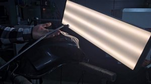 Безокрасочное удаление острой вмятины на баке мотоцикла.