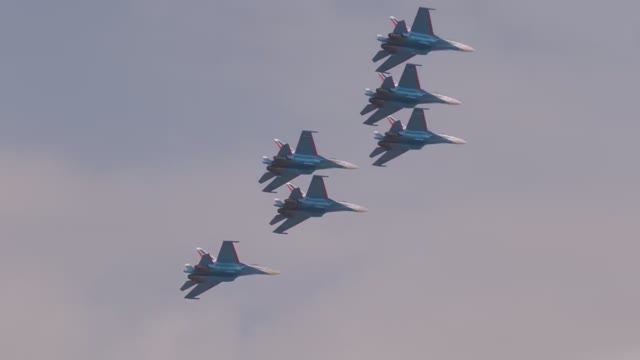 СУ57 на авиашоу в Китае 2024 ("Мастер и Маргарита" - Тема Воланда) смотреть онлайн