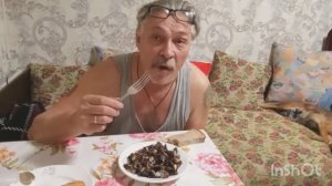 Жареные грибы на сковороде. Накормила мужа