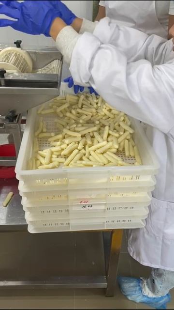 Панировка сырных палочек на машине ИПКС-130(Н) смотреть онлайн