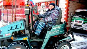 Пришла зима. Начинаем чистить снег.