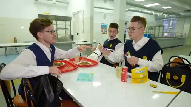 Один День в ШКОЛЕ Челлендж смотреть онлайн