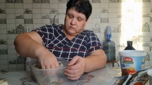 Засолила Скумбрию и приготовила салат.