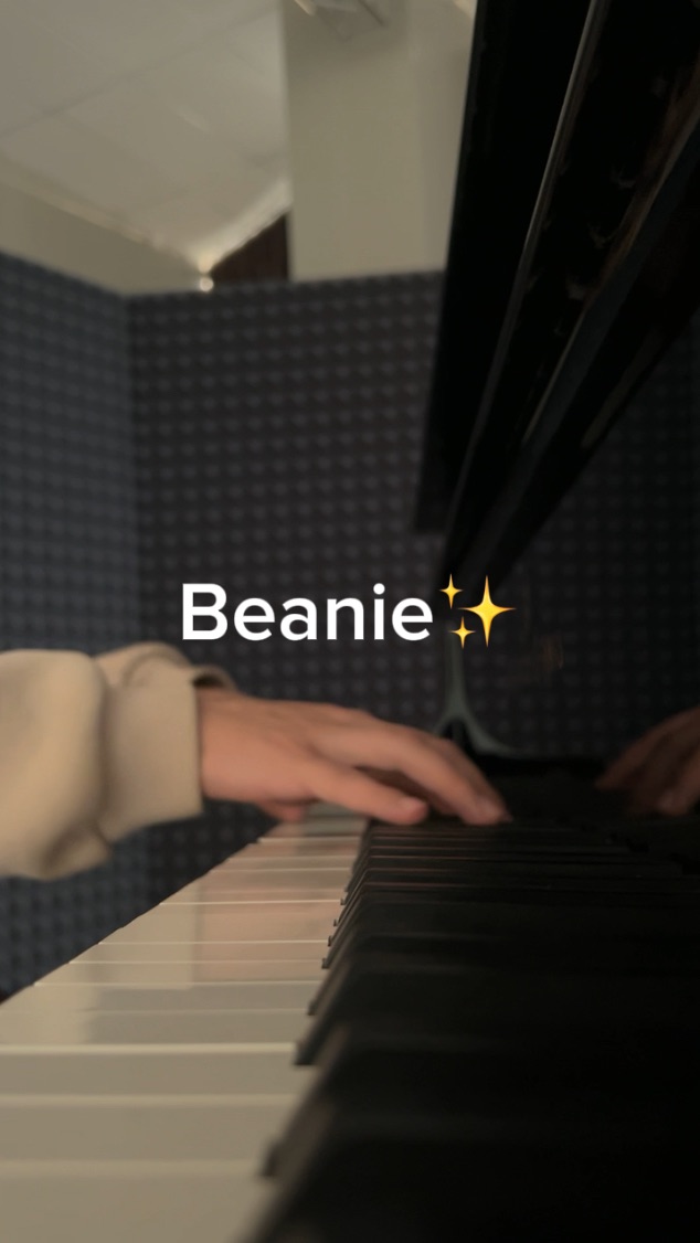 Beanie✨ смотреть онлайн