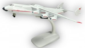 Модель самолета Антонов Ан-225 СССР 1:400 (с шасси)