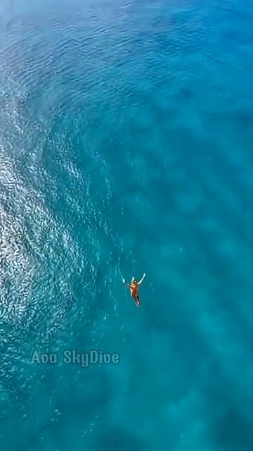 С высоты в океан смотреть онлайн