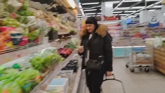 ПОВСЕДНЕВНАЯ ЖИЗНЬ В СЕЛЕ//ЧАСТЬ 1/МЫ С ЮЛЕЙ ПОШЛИ В Т. Ц. АВРОРА ДЕНЬГИ ТРАТИТЬ😀 смотреть онлайн