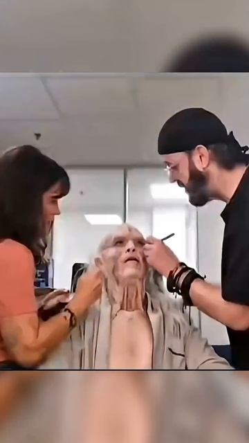 28 человек создают Дракулу смотреть онлайн