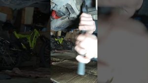 Ваз 21099 замена пружинки механизма выбора передач...