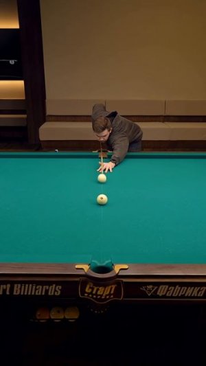 Как ЛЕГКО забивать 2 шара одним ударом #бильярд