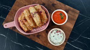 Мини-рулеты из куриного филе в тесте фило