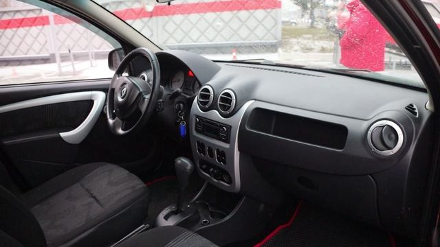 Renault Sandero смотреть онлайн