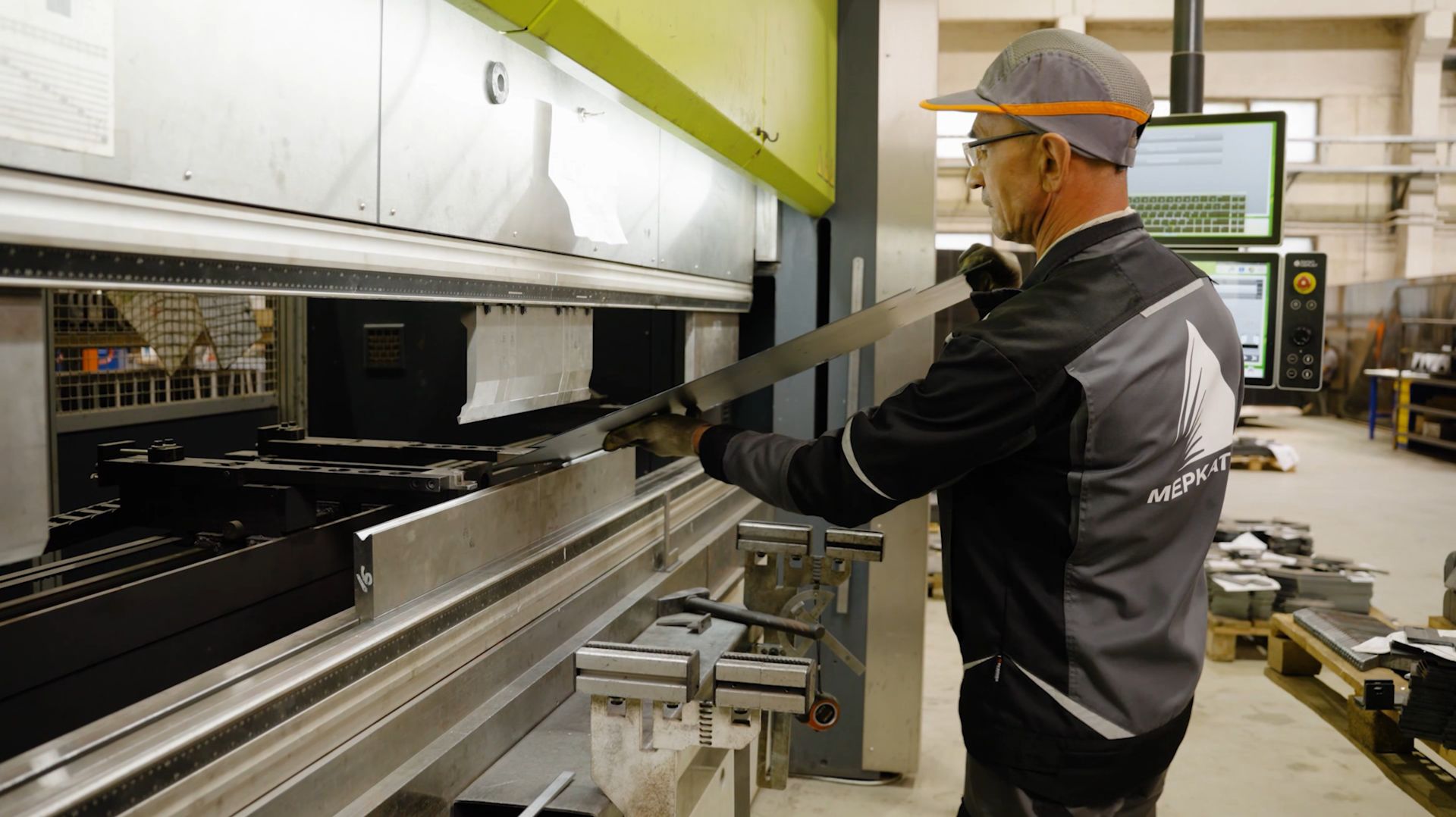 Электромеханический листогибочный пресс на заводе «Меркатор Калуга» смотреть онлайн