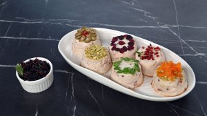 Закуска из куриного фарша с луковым джемом (парфе)