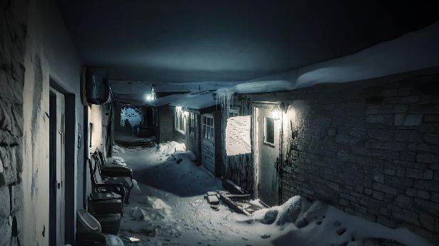 «Охранник в заброшенном посёлке_ что пошло не так»)Страшная история на ночь . смотреть онлайн