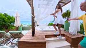 МАКС ЖИВЕТ В ОТЕЛЕ🤯