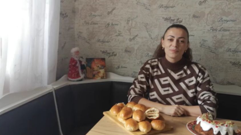 В душе тепло, а за окном мокрый снег смотреть онлайн