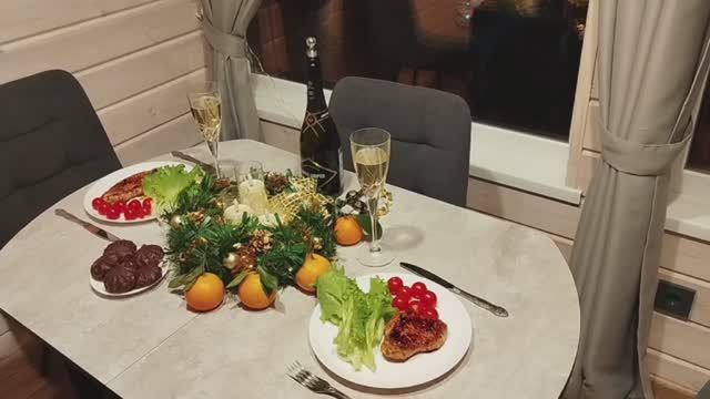 Аренда дома на Новый Год в Самаре . Романтический праздничный ужин