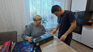 Абдугани  даже и не мечтал о таком подарке к Новому году.  В мороз убираем банки с балкона.