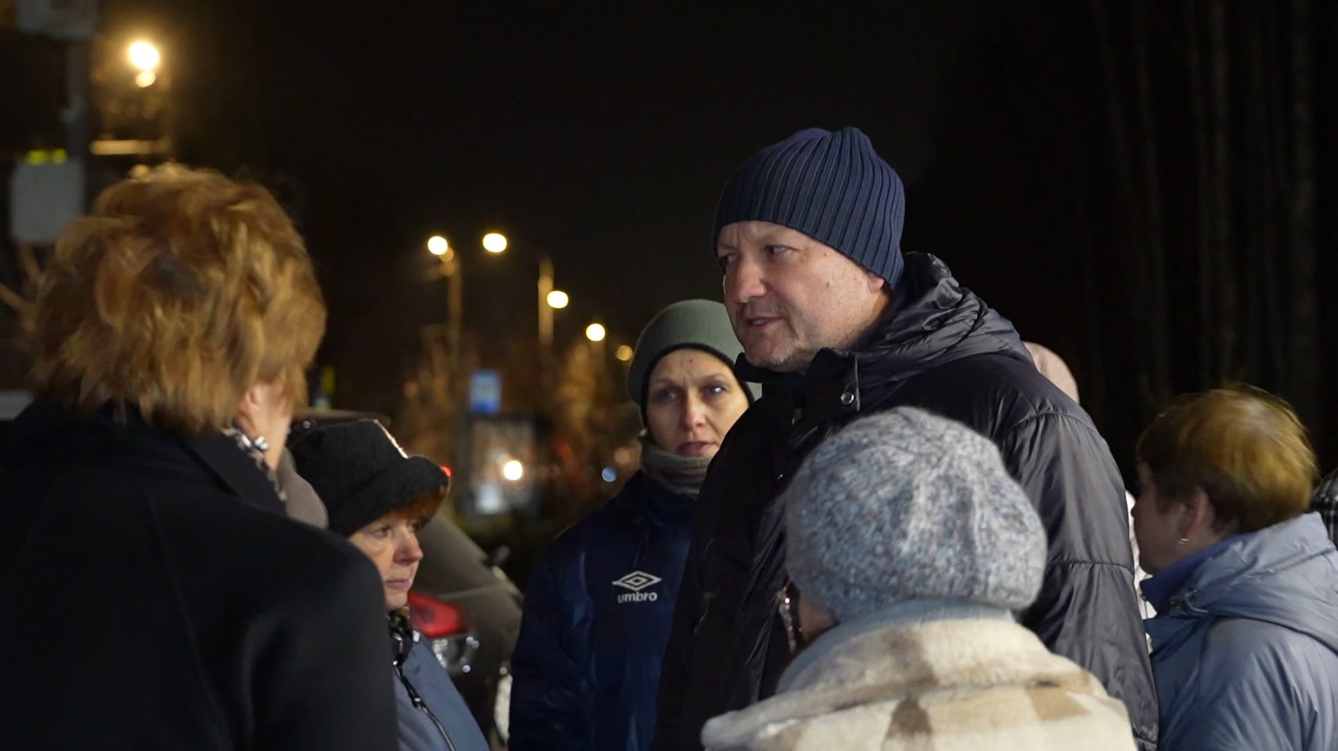 В Правдинском состоялась встреча жителей с представителями администрации округа смотреть онлайн