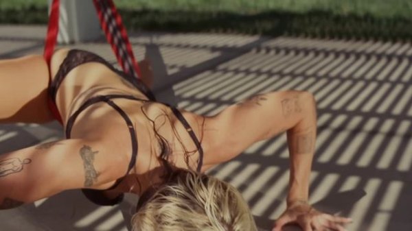 MILEY CYRUS — FLOWERS