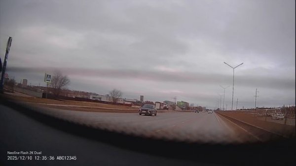 Neoline Flash 2K Wi-Fi Dual с задней камеры