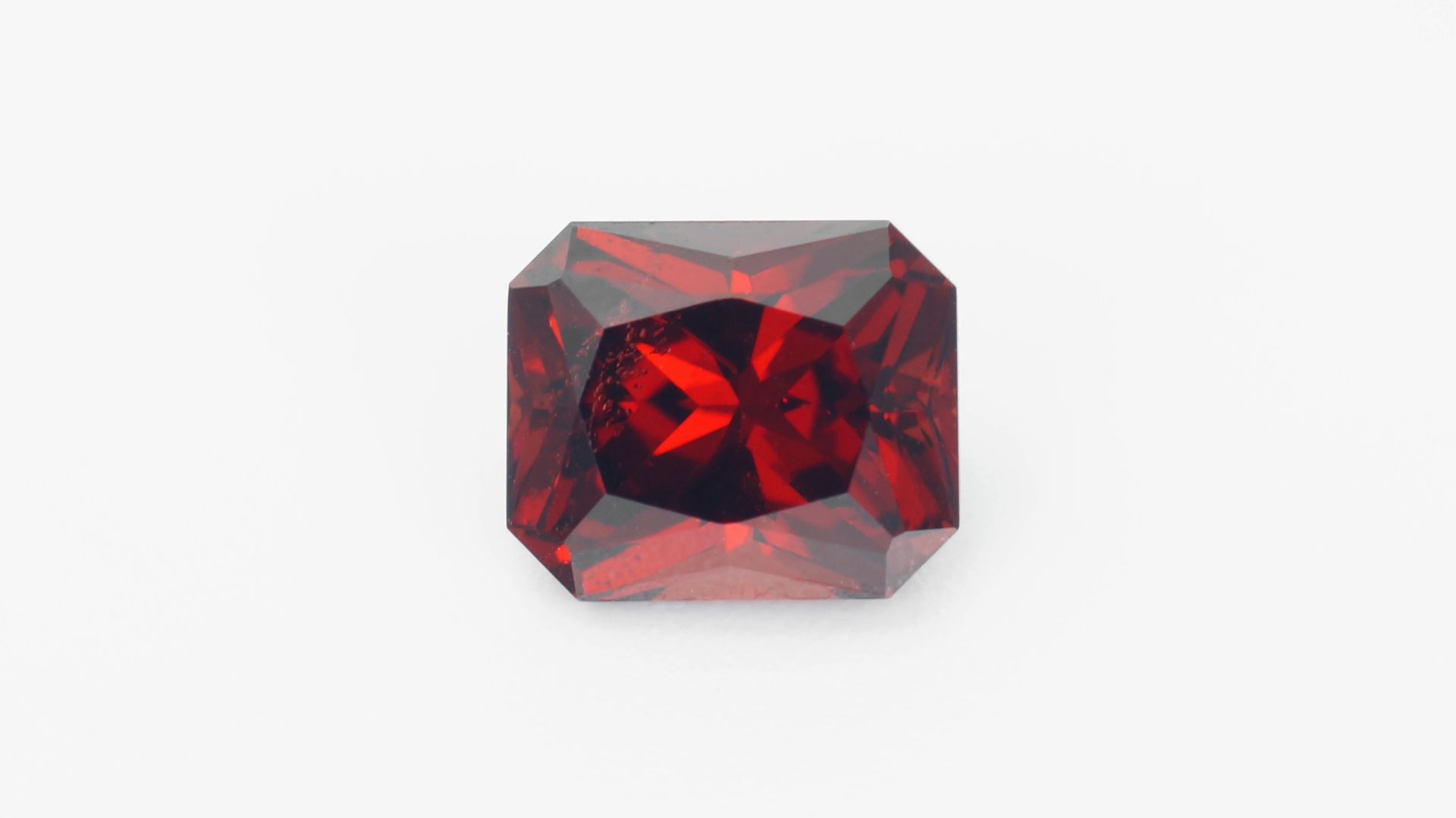 Гранат "Шампань" 1.83 карат смотреть онлайн