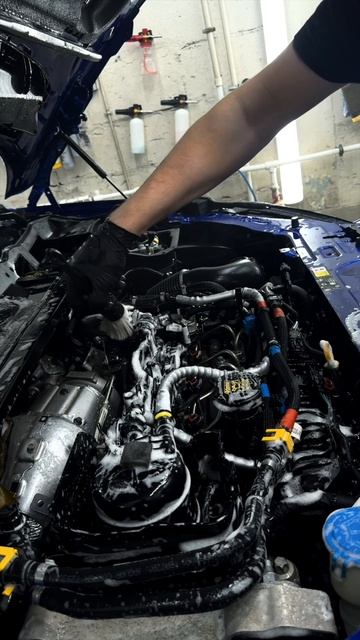 Ремонт бампера, оклейка Jaguar E-Pace полиуретаном, детейлинг, шумоизоляция дверей