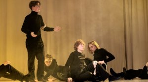 Между войной и миром