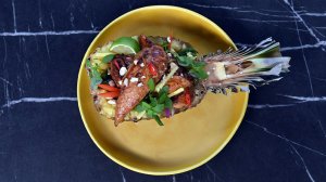 Лодочки с курицей в ананасово-имбирном глянце