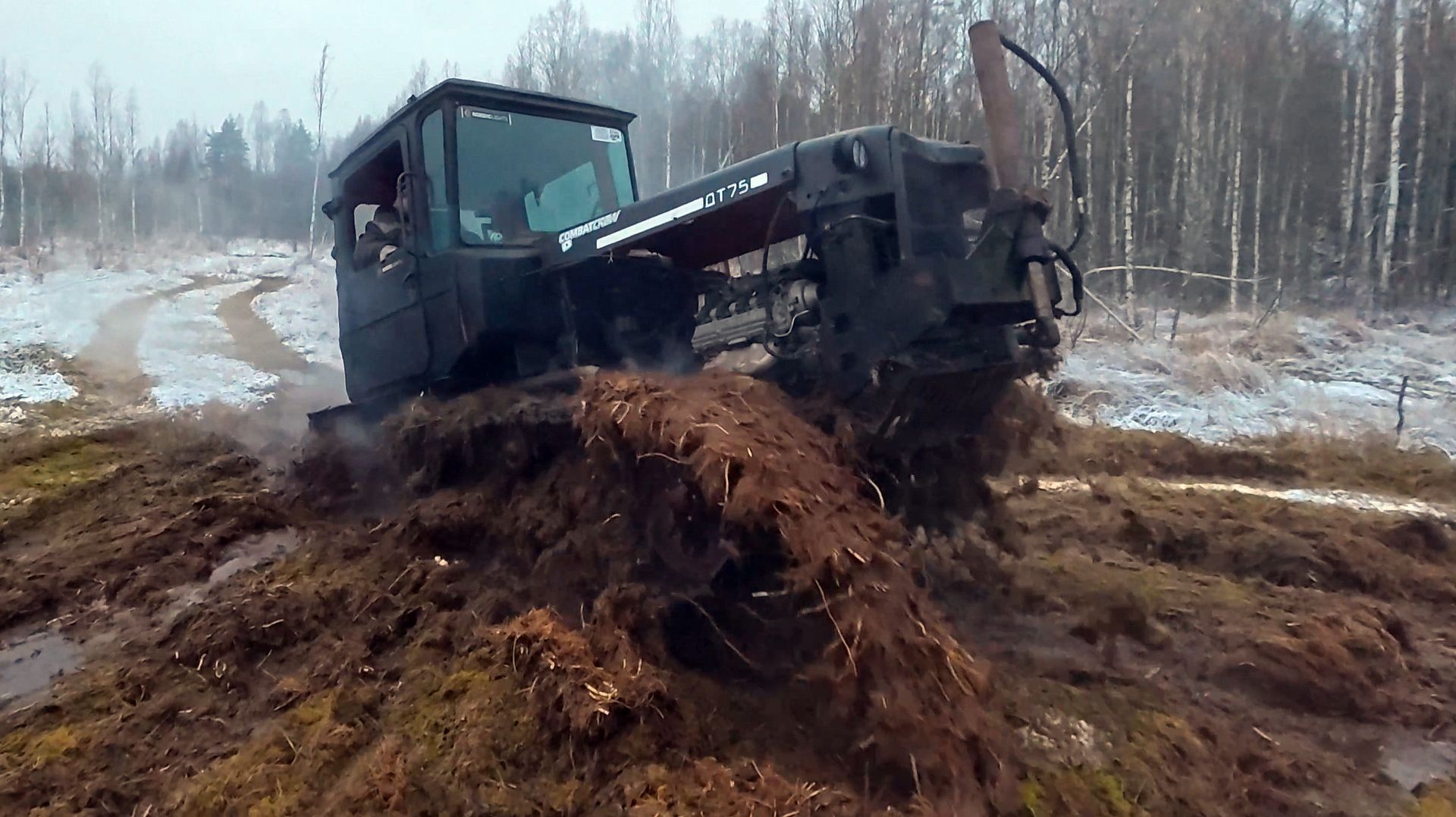 Сломался ДТ75 на японском V8... Пополам! смотреть онлайн