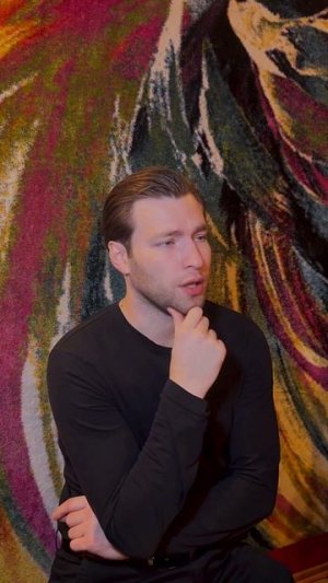 Кто поет первым ?