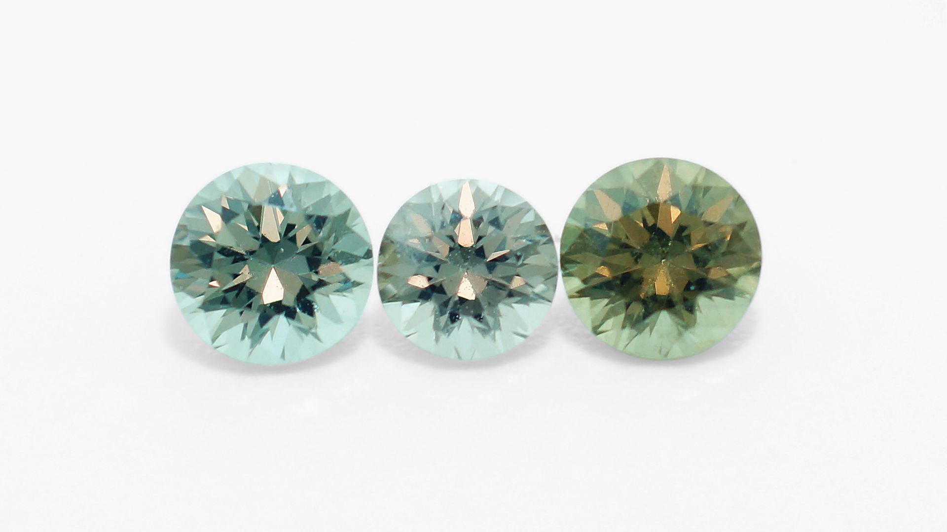 Гранат со сменой цвета Комплект 0.94 карата смотреть онлайн