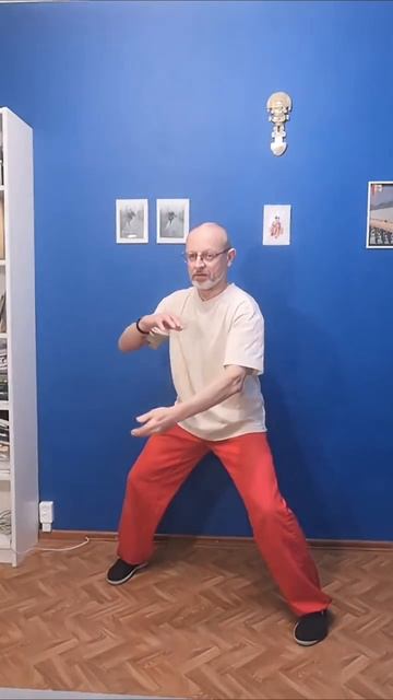 Расправляем спину, пробуждаем в себе энергию по утрам! Простое упражнение цигун. #цигун #здоровье #з смотреть онлайн