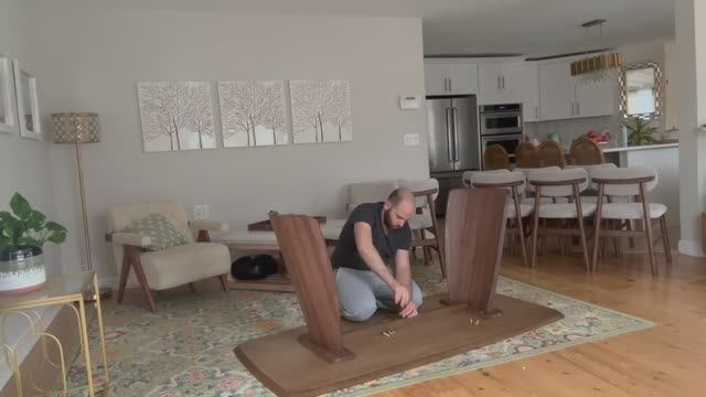 Собрал новый круглый стол. ПЕРЕВОД. Арнак смотреть онлайн