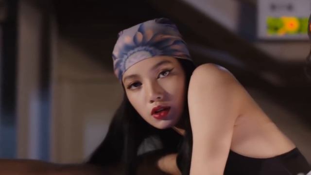 Как живет Лалиса Манобан (Lisa Manoban) и сколько она зарабатывает смотреть онлайн