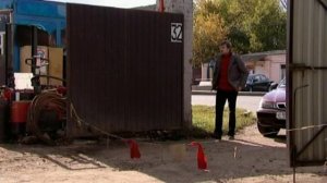 Глухарь. Зимина идет в ЖЭК порядки наводить с операми Карпова вооружённых автоматами.