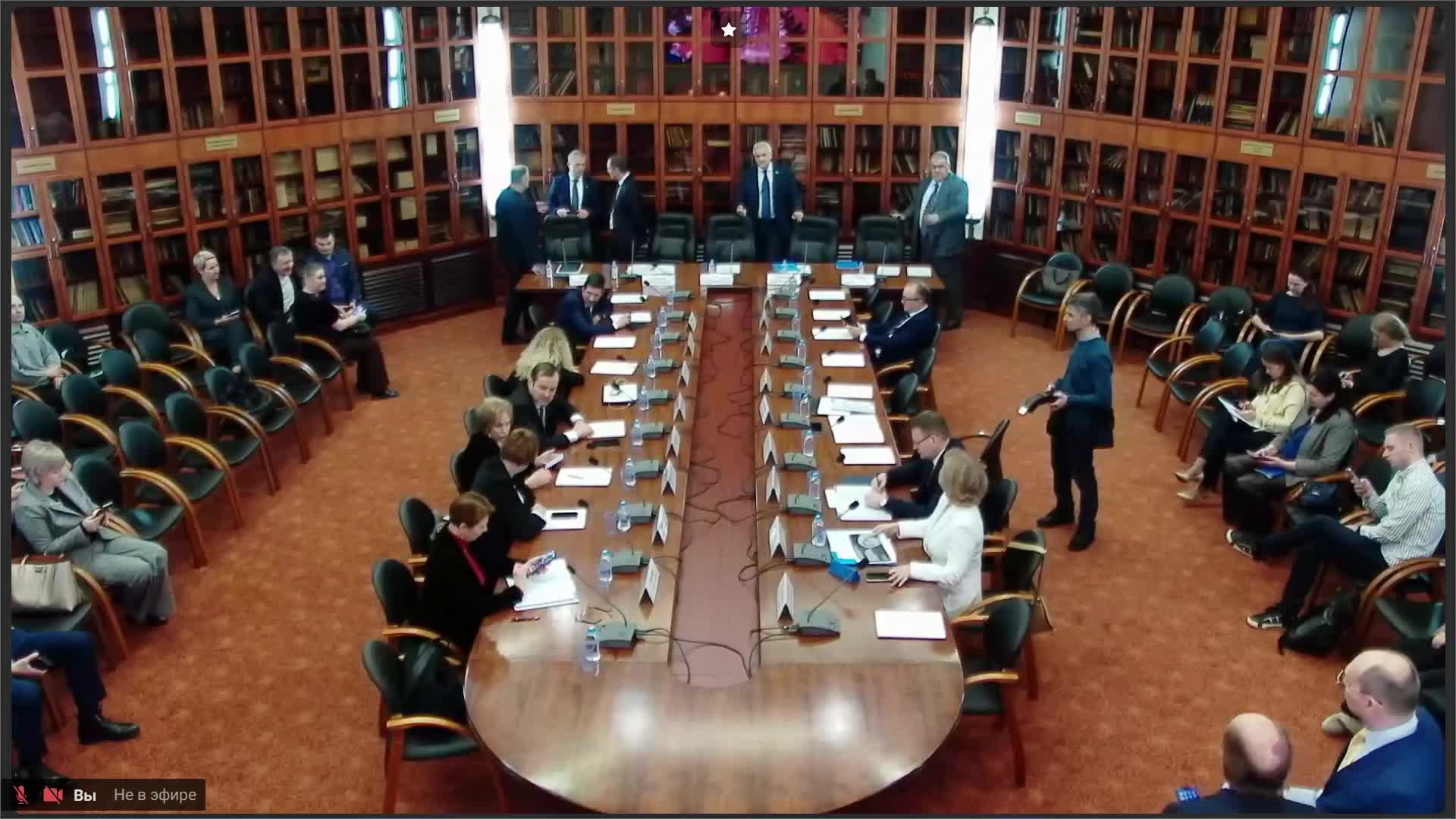 Стратегическая сессия "Здравоохранение-2025: приоритеты, кадры, законы" смотреть онлайн