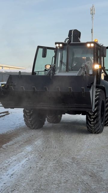 У нас в парке спецтехники пополнение👨🍼