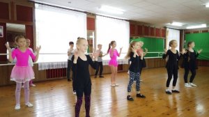 Новогодняя игра Мы повесим шарики