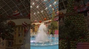 Поющие фонтаны в Острове Мечты