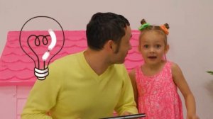 Весёлые гонки на горке с Майей и Мией