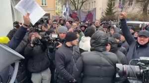 У посольства Армении в Москве состоялся митинг в поддержку Армянской апостольской церкви.