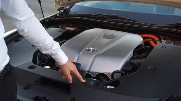 ОБЗОР НА TOYOTA CROWN | КРАСОТА ПО-ЯПОНСКИ