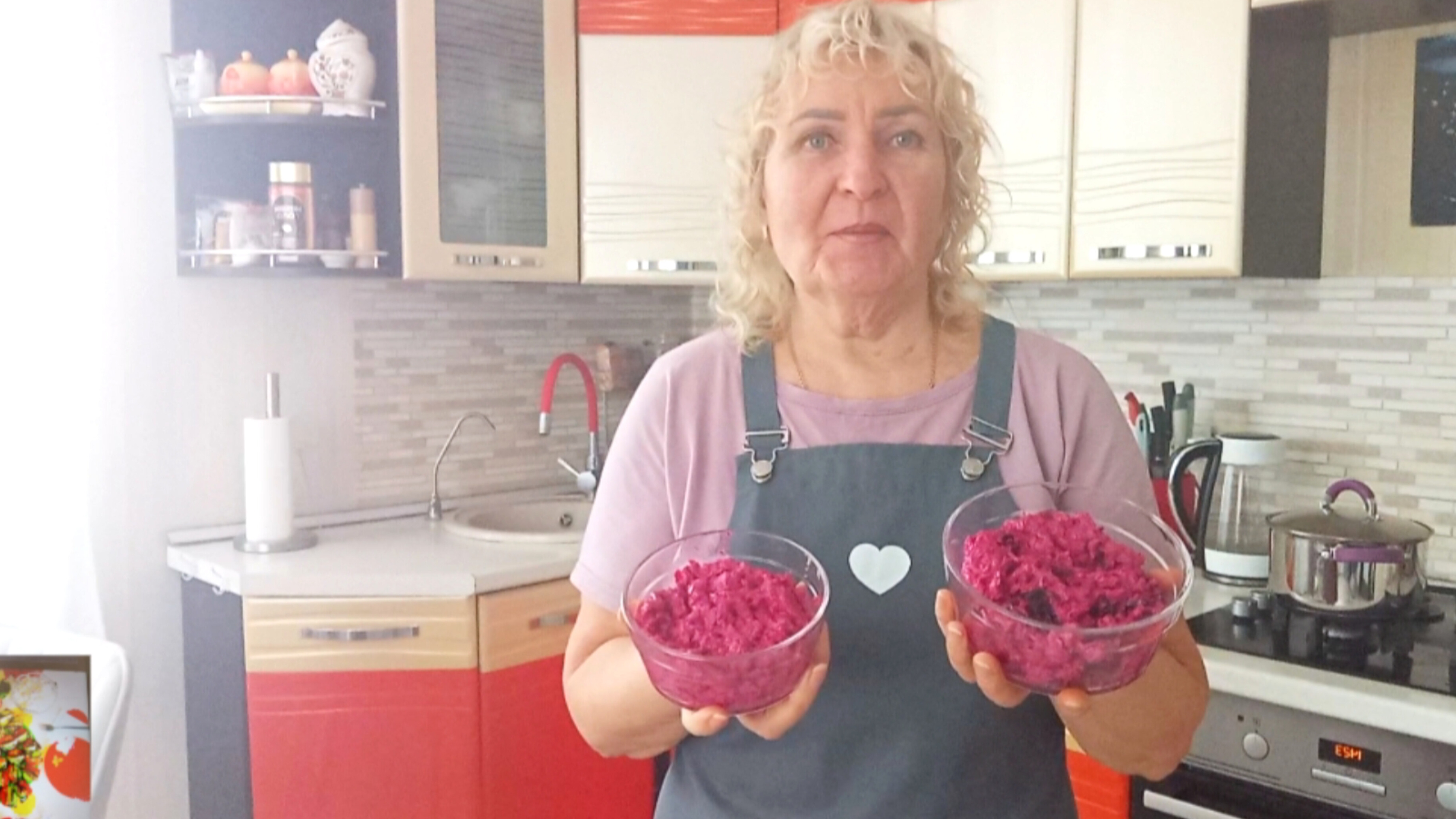 Салат из свеклы с черносливом 🫐 и грецким орехом смотреть онлайн