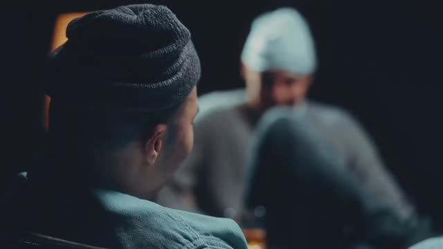 YASMI, Скриптонит - В городе ветрено (Official video) смотреть онлайн