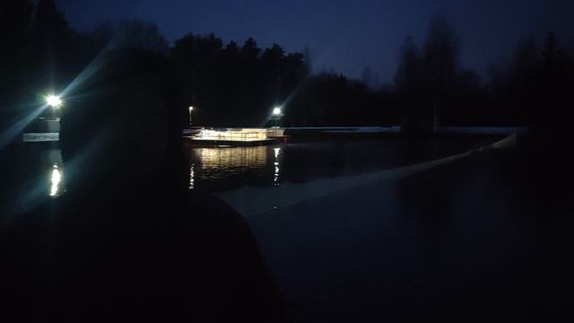 Ночная раздача форели на основном водоёме. смотреть онлайн