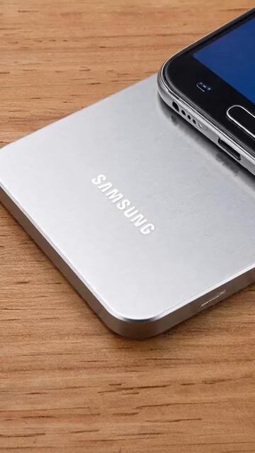 Беспроводная магнитная зарядка #samsunggalaxys26ultra 🤔#magsafe #galaxys26 #galqxys26plus #galaxy смотреть онлайн